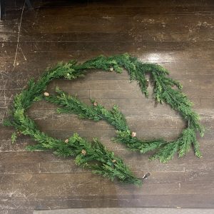 Cedar Garland w/ Pinecone 10'